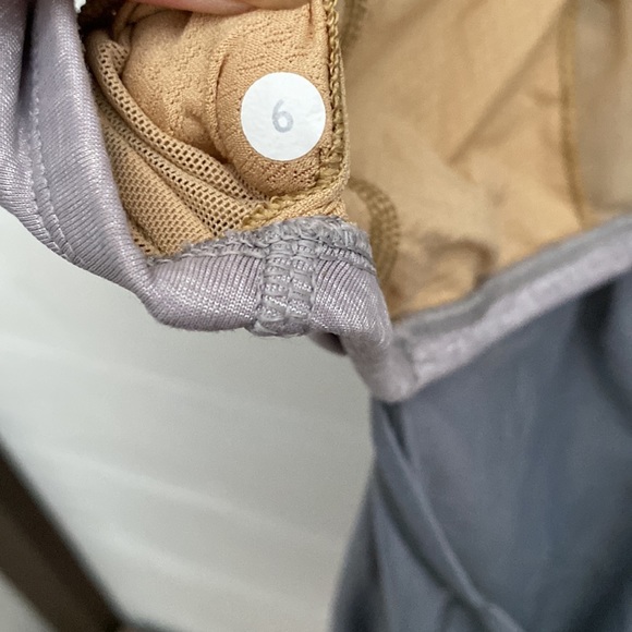 Lululemon build in bra top - Picture 5 of 7